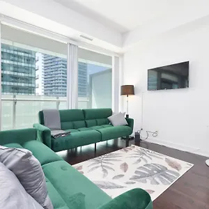 Downtown Scotiabank Arena, Metro Convention Centre Apartment Toronto
